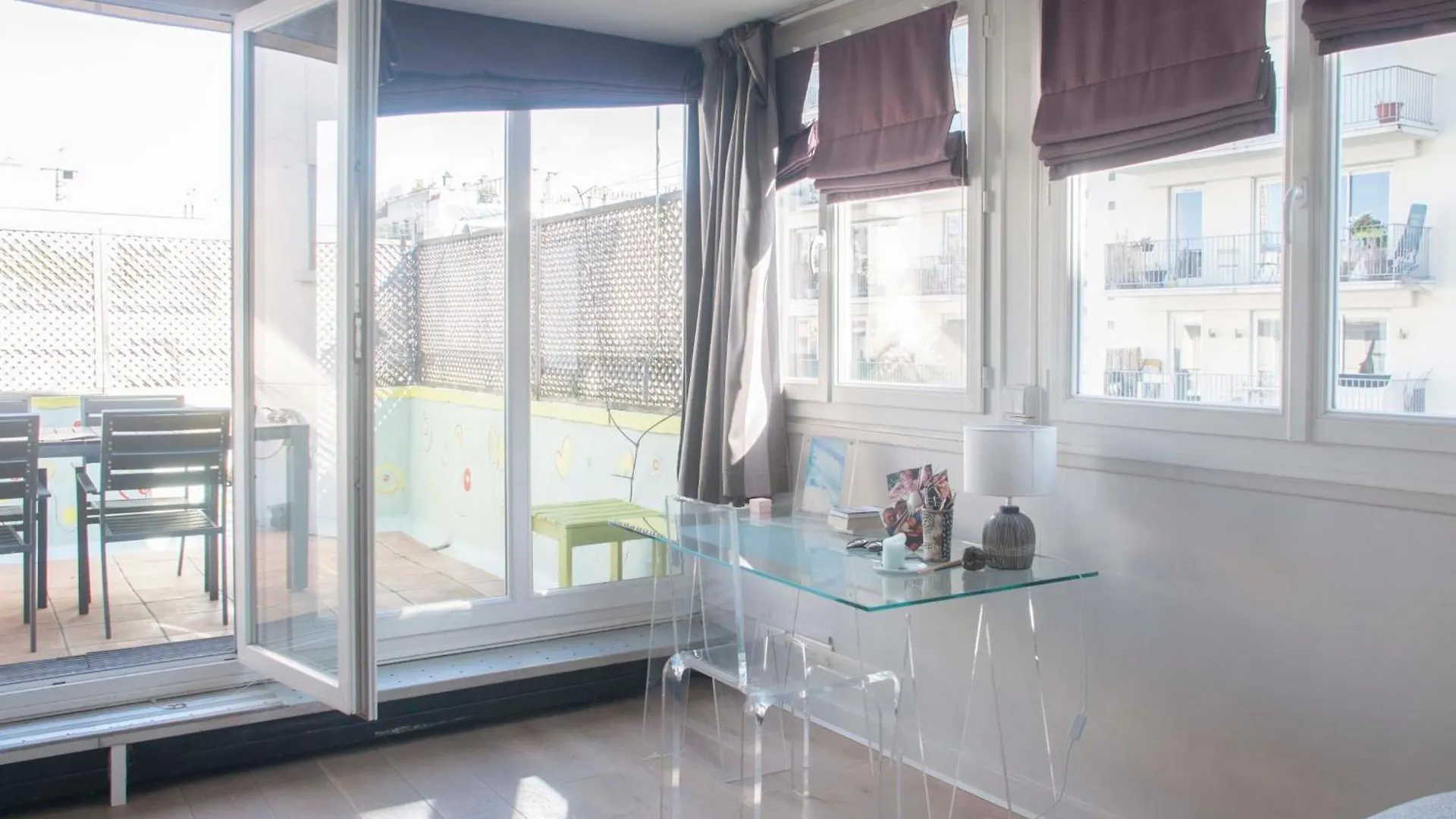 Cosy With Balcony In The Heart Of Daire Paris